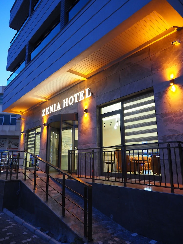 Zenia Otel 8/50