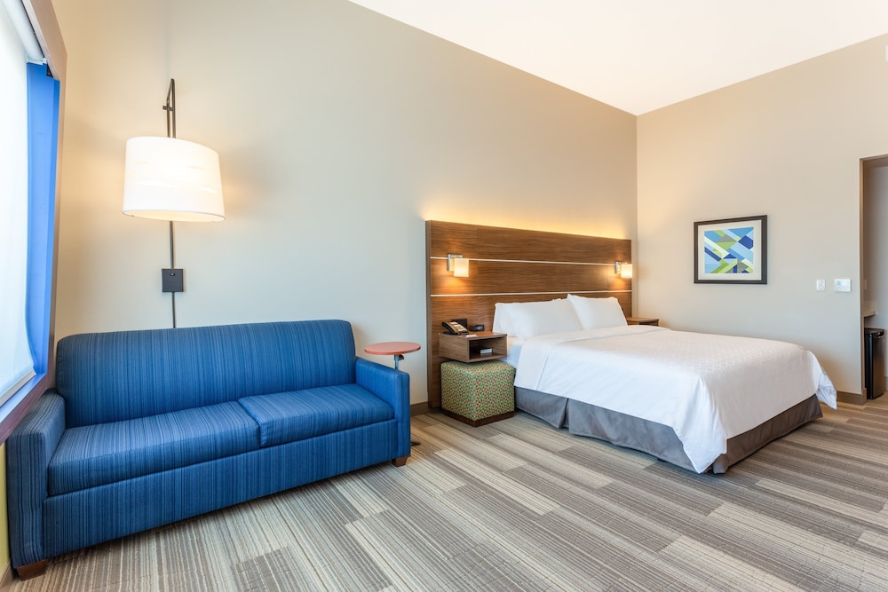 Holiday Inn Express Suites Springfield North 24/60