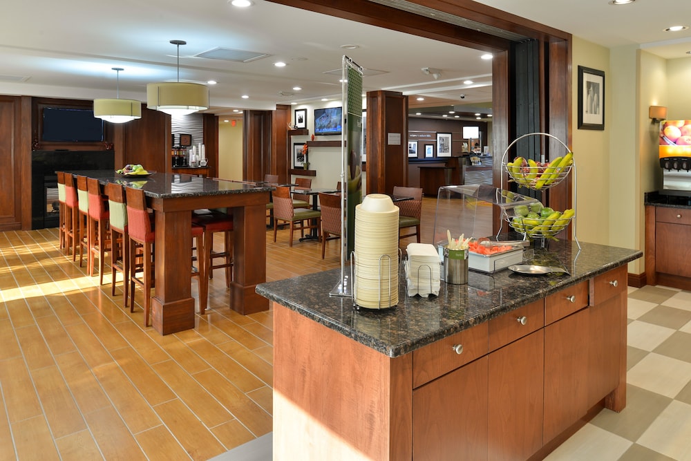 Hampton Inn Detroit Auburn Hills South 21/28