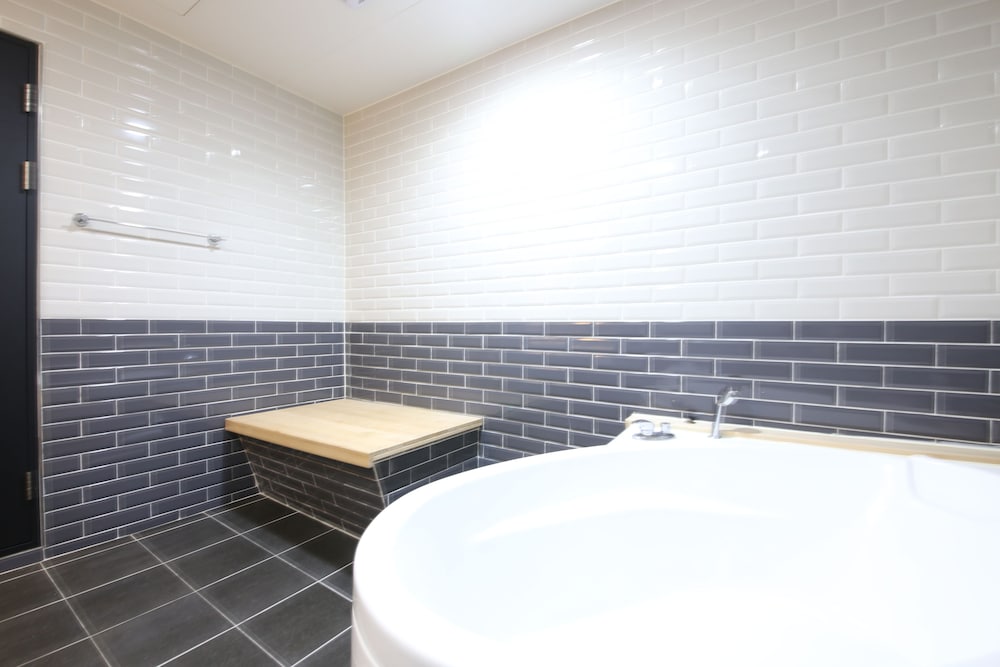 Instar Hotel Yangsan 54/55