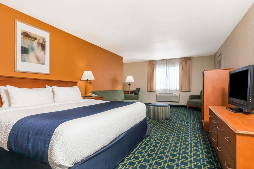 Baymont By Wyndham Santa Fe 14/33