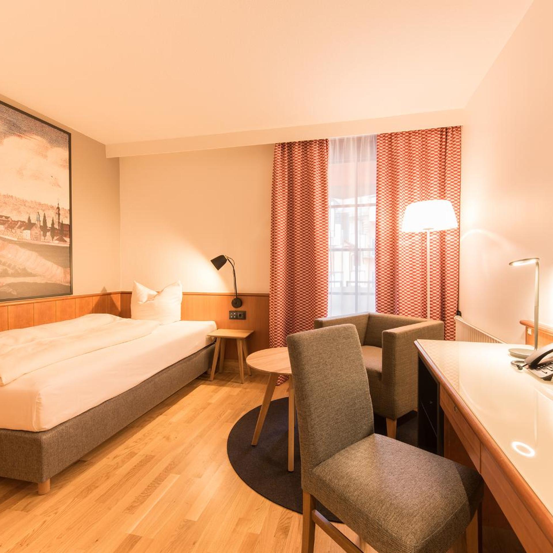 Bayerischer Hof 13/47
