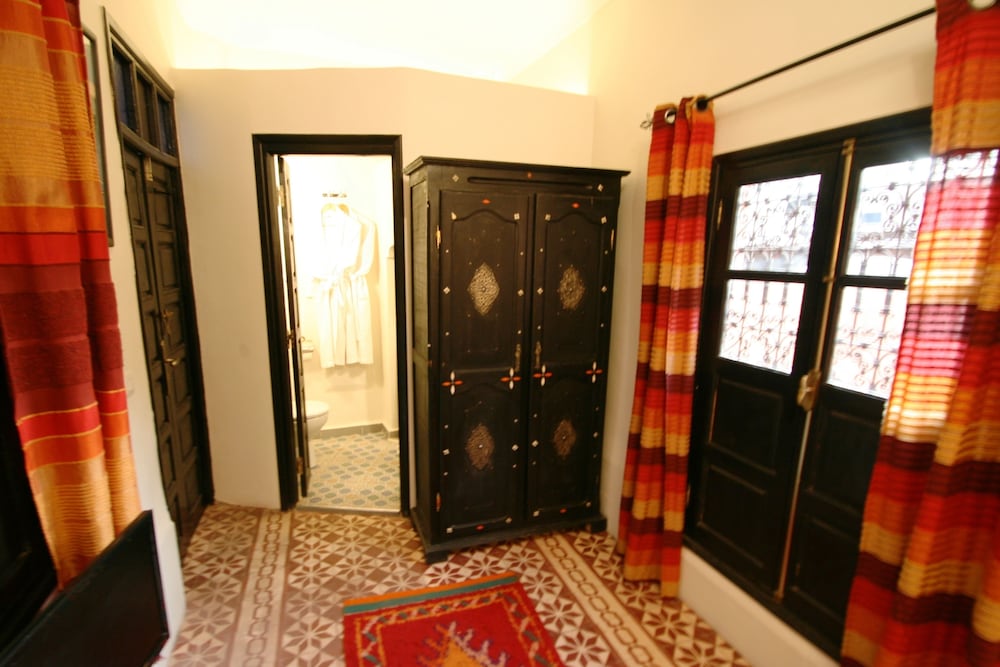 RIAD AFRICA 27/80