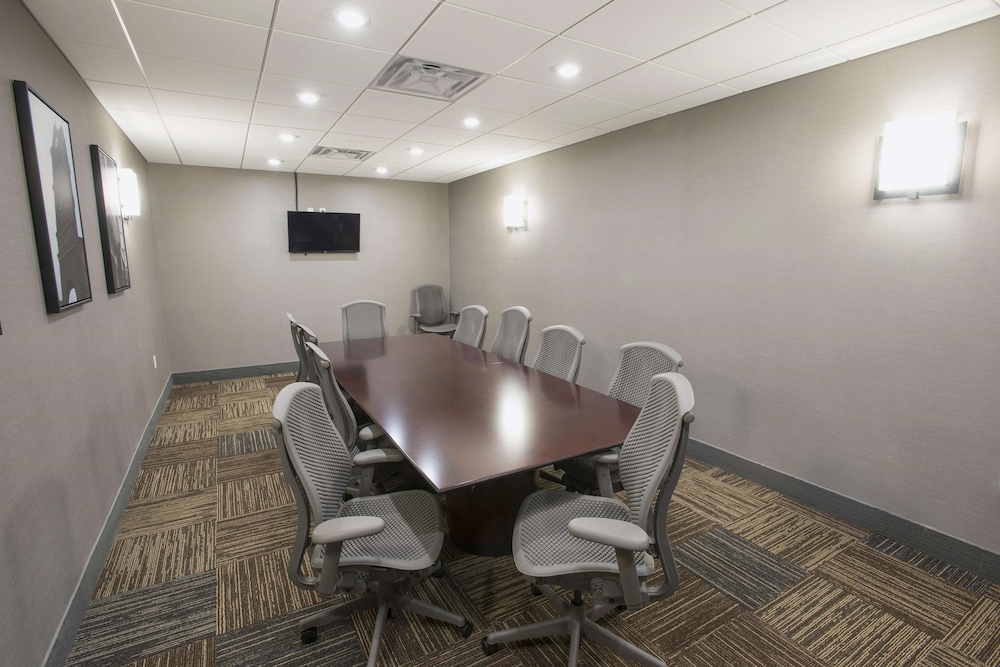 Hampton Inn Suites Cincinnati Kenwood Oh 40/43