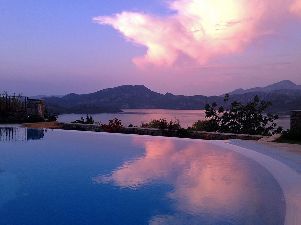 Swan Lake Boutique Hotel - Adults Only 62/67