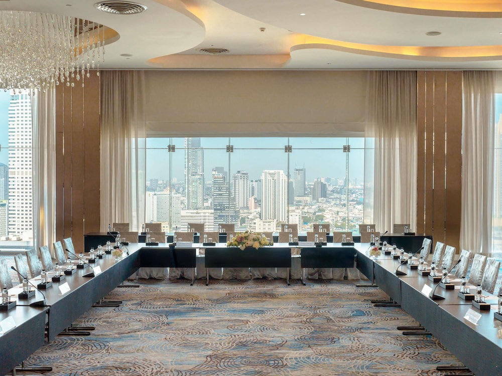Pullman Bangkok Hotel G 42/75
