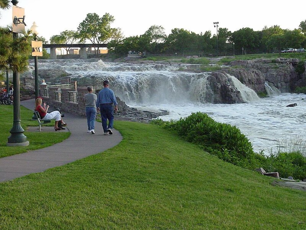 Americinn By Wyndham Sioux Falls North 42/43
