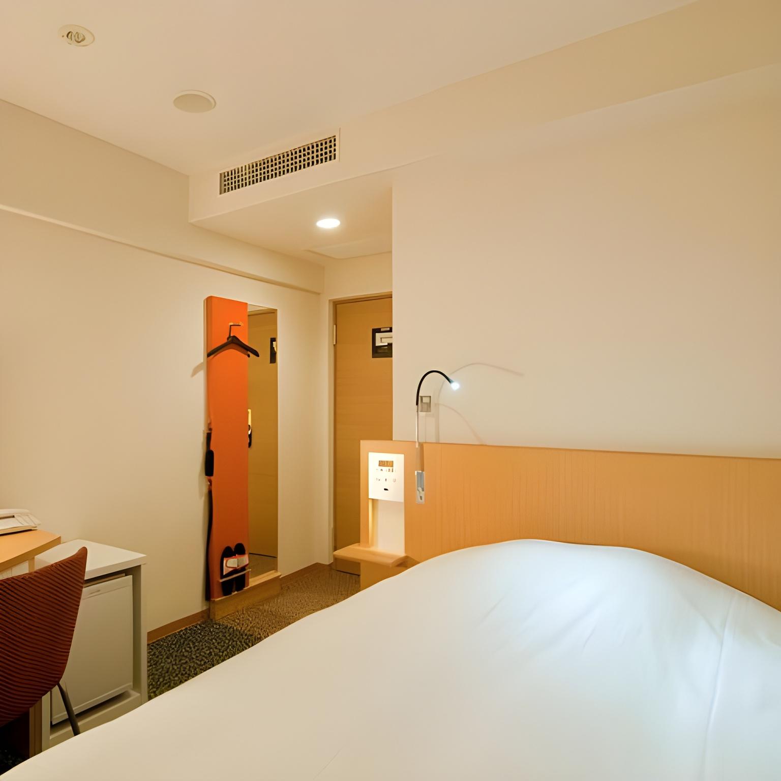 SEMI ROOM, DOUBLE BED