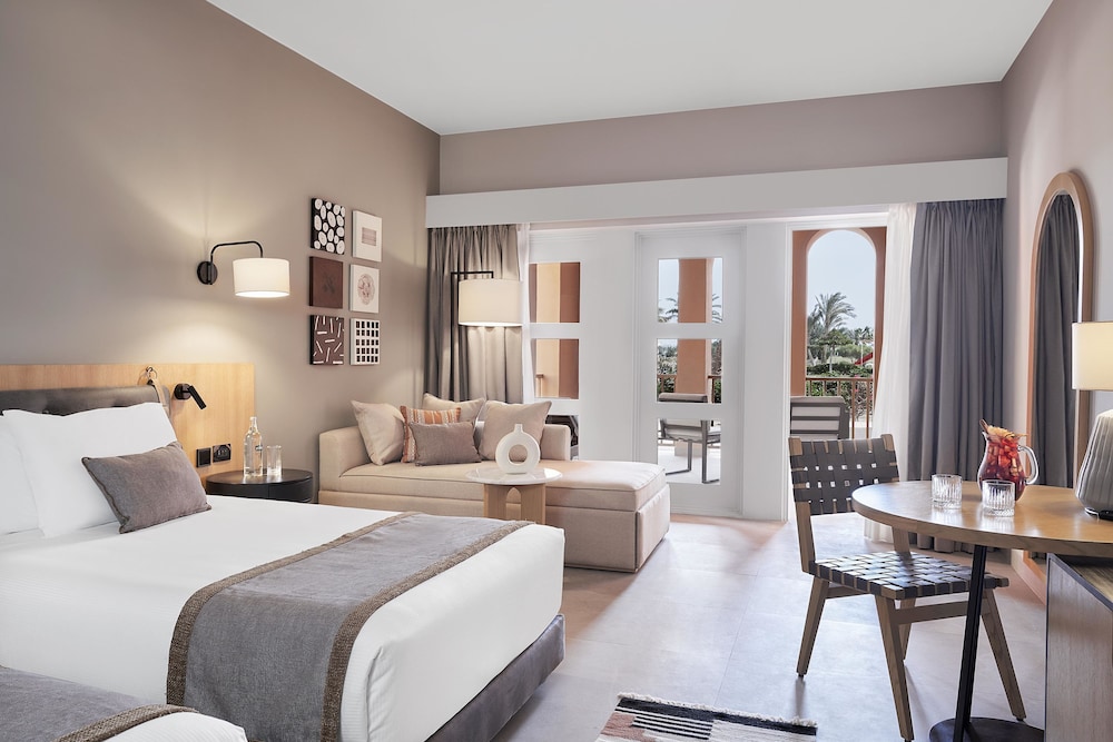 Deluxe, Twin Beds