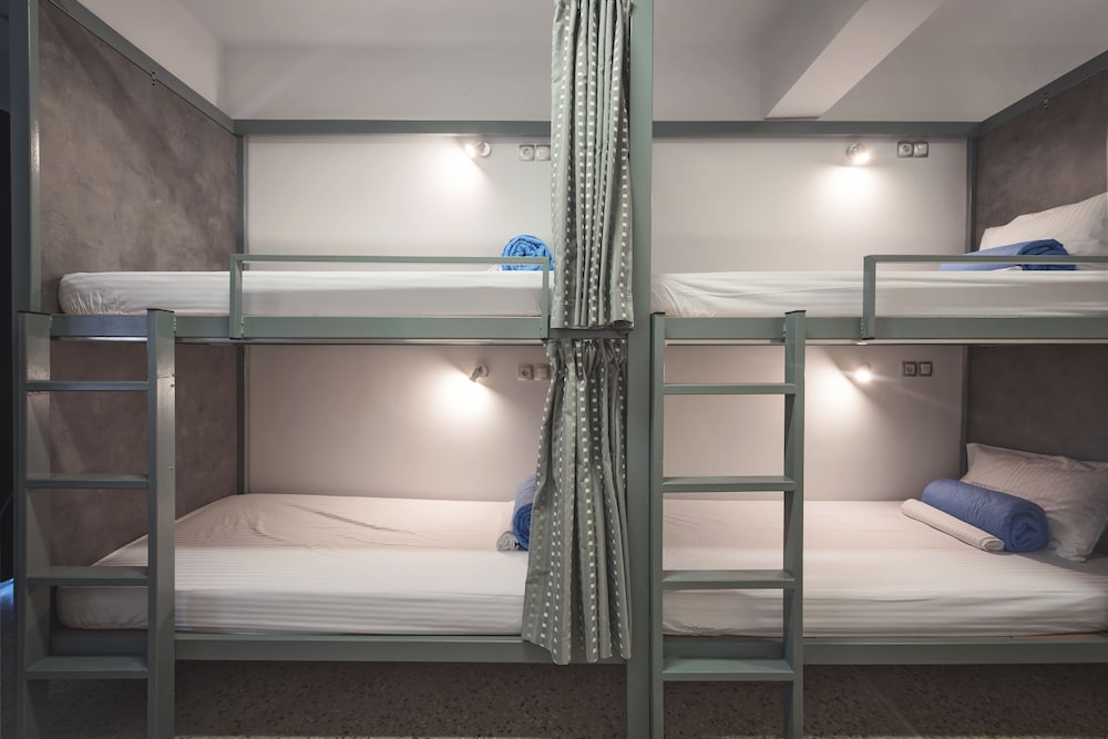 MIXED DORM, 4 BEDS