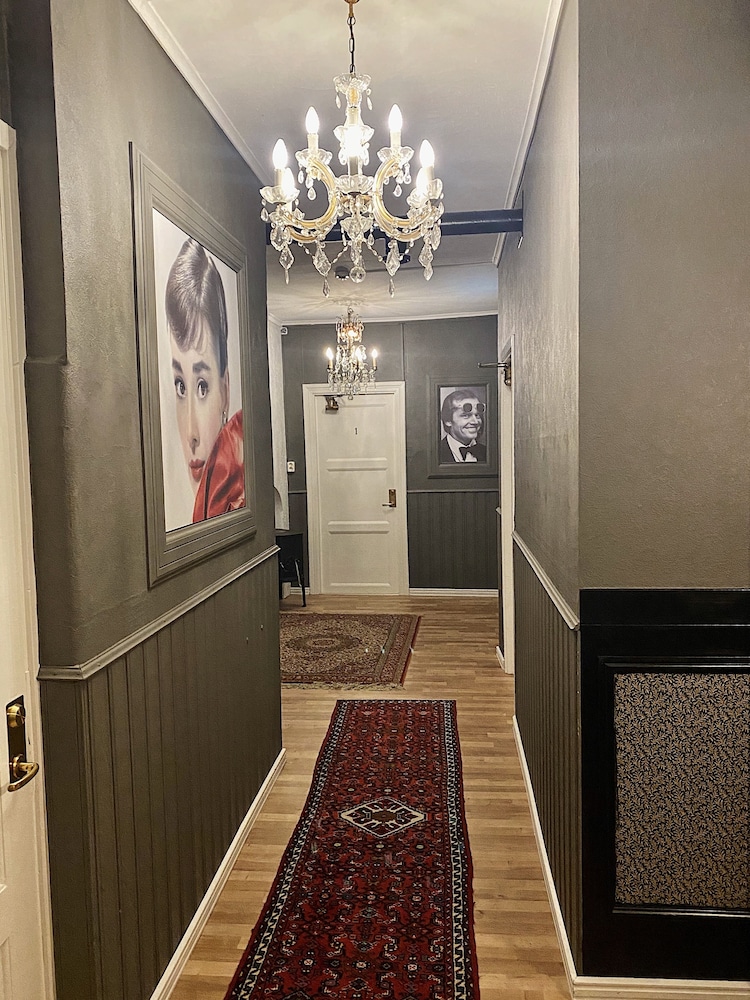 Cameo Boutique Hotell 2/48