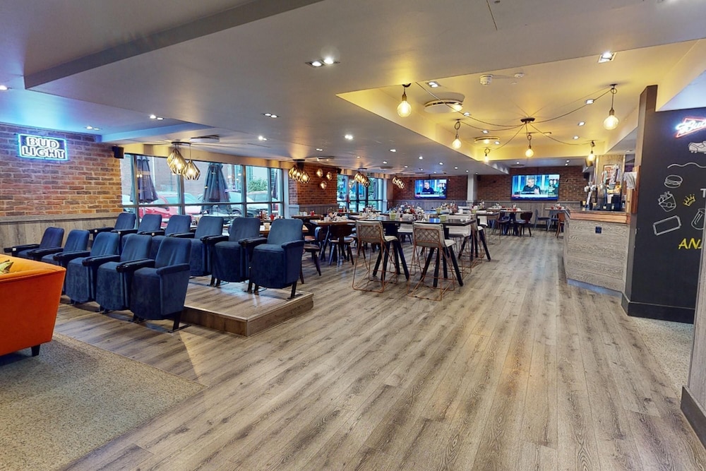 Village Prem Swansea Hotel Leisure Club 59/61