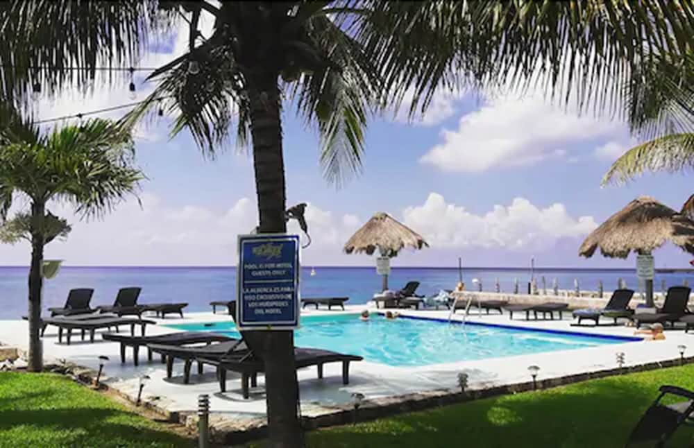 Blue Angel Resort 28/68