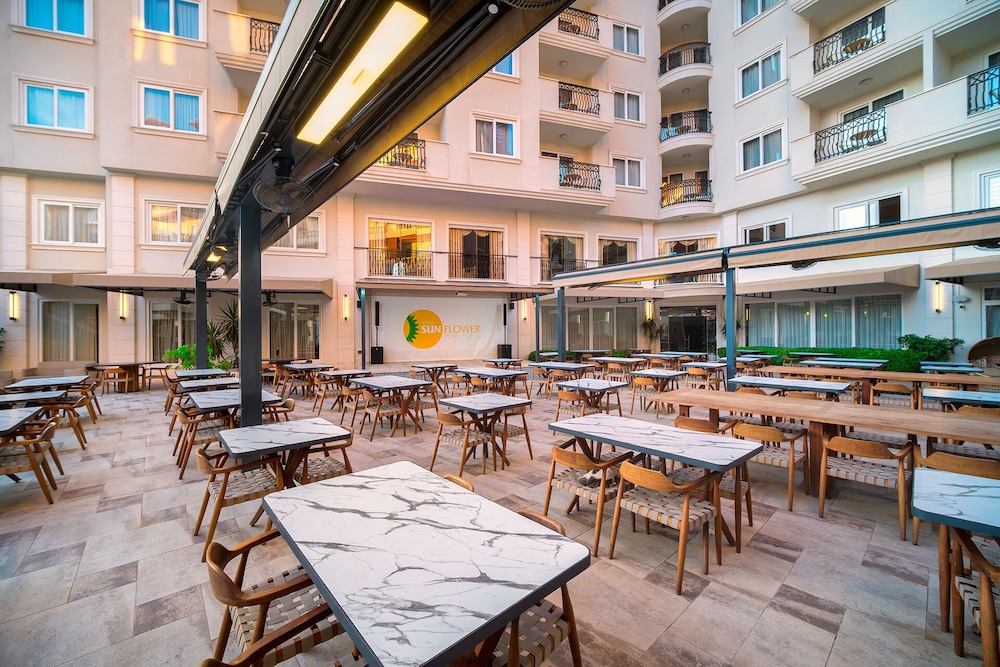Villa Sunflower Hotel 40/50