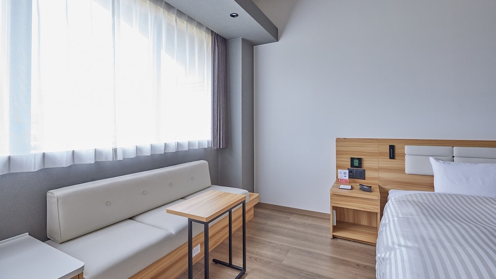 Southern City Hotel 17/49