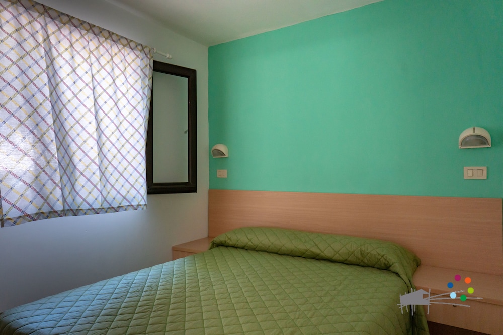 VILLAGGIO LE DIOMEDEE 25/70