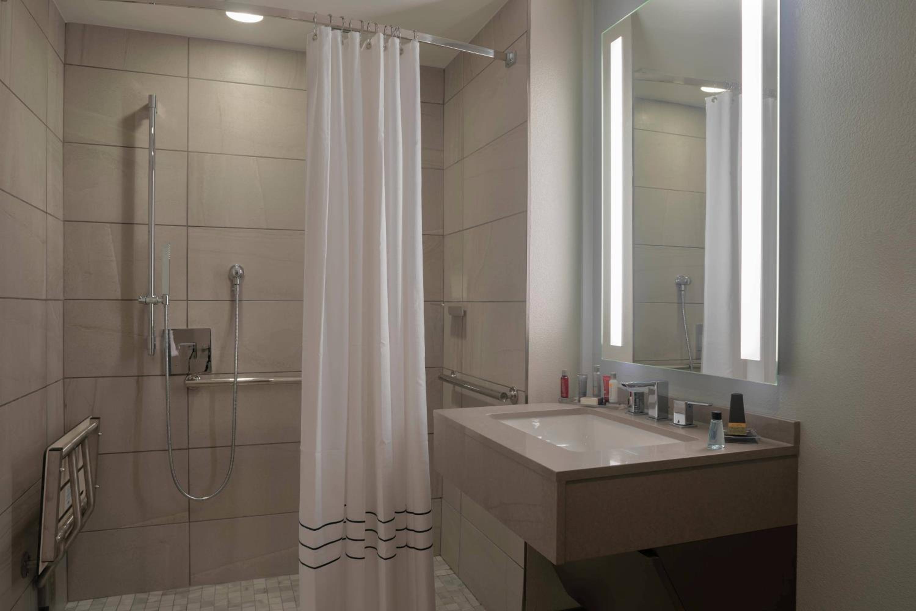 Renovated, 2 Queen Beds, Lounge Access, Winston-Salem Marriott 2/4