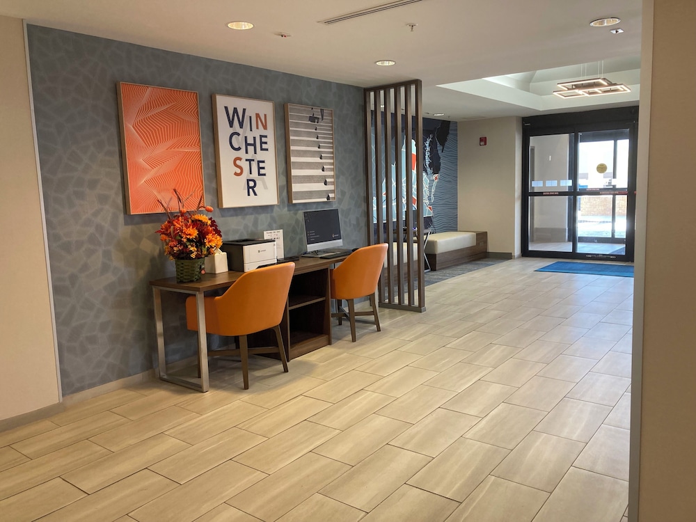 Holiday Inn Express Hotel & Suites Winchester 38/50