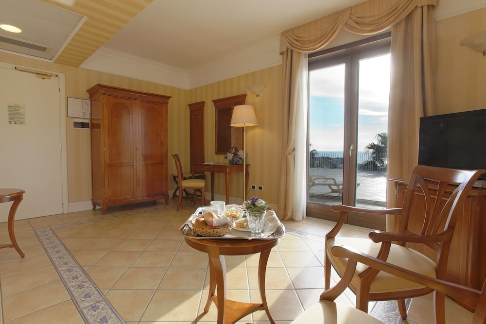 Dioscuri Bay Palace Hotel 47/75
