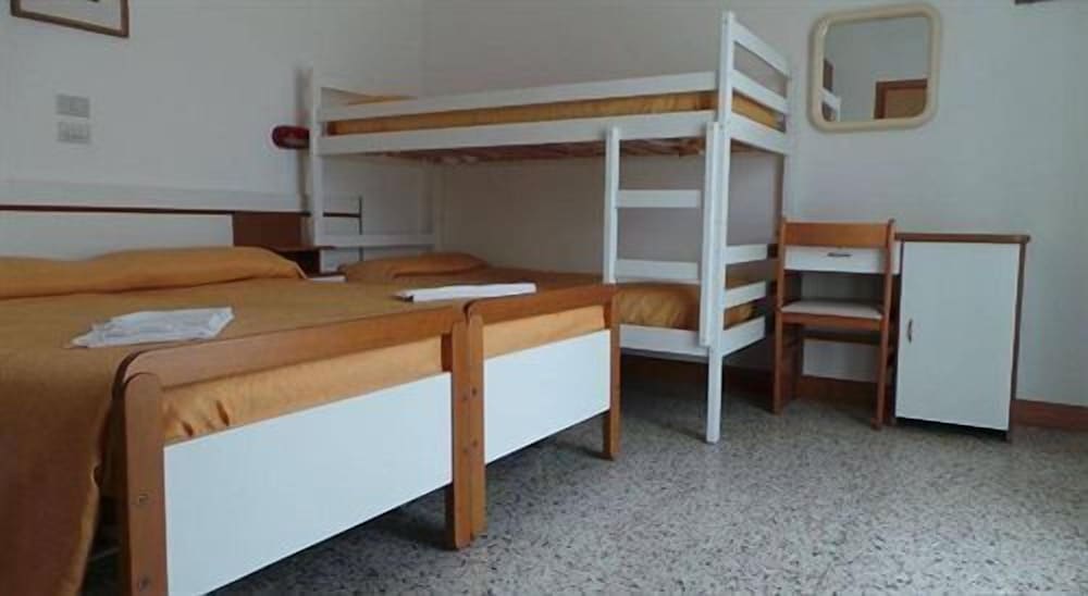 ROOM, QUADRUPLE, BALCONY
