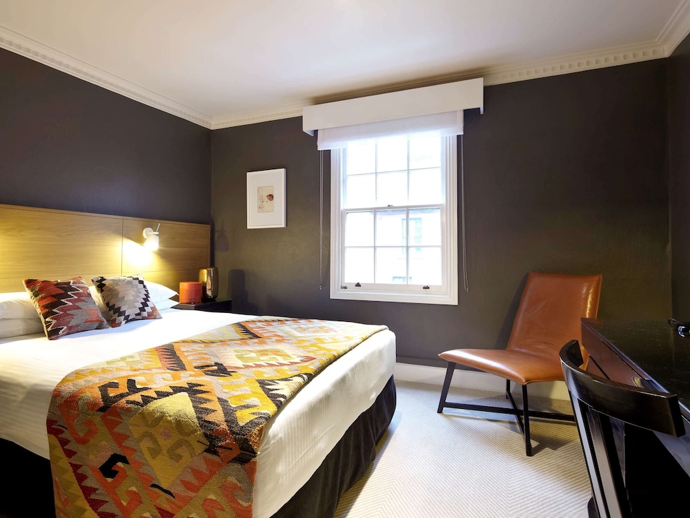 Harbour Rocks Hotel 28/70