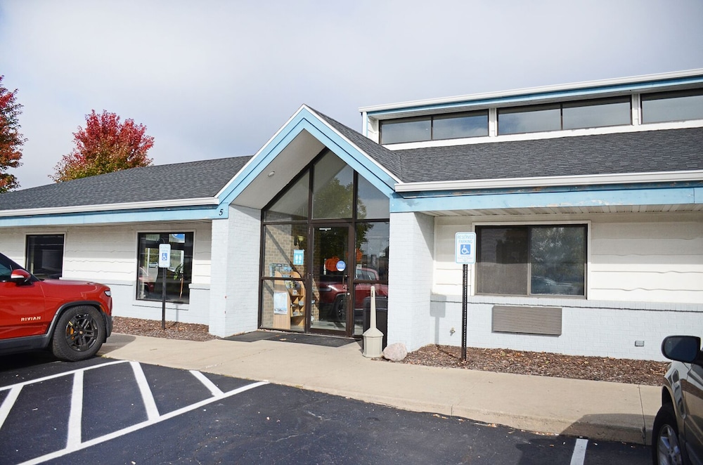 Baymont by Wyndham Waupun 23/31