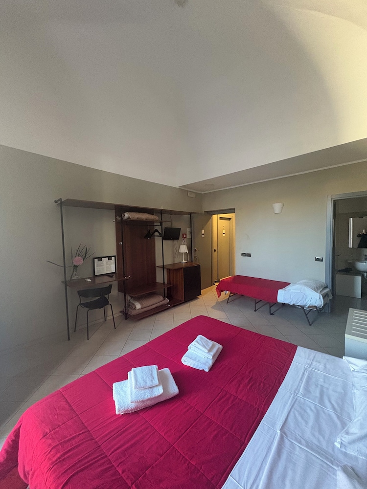 Santuzza Hotel Catania 13/50