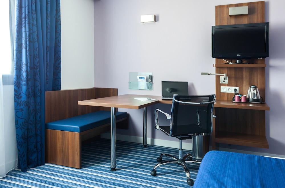 HOLIDAY INN EXPRESS MONTPELLIER-ODYSSEUM 53/71