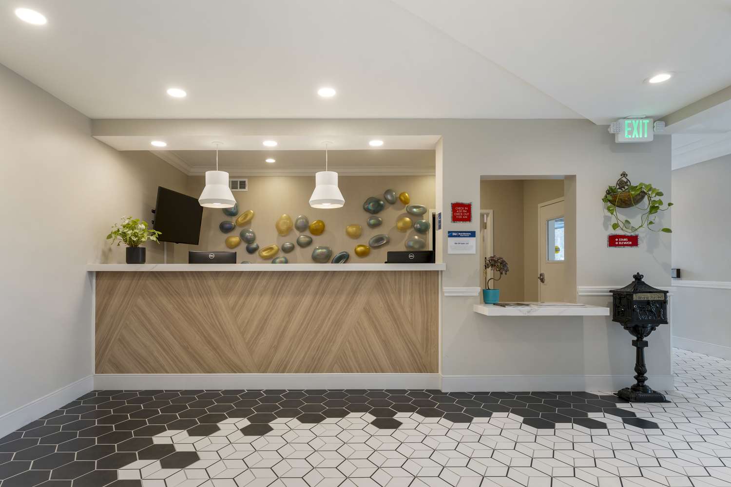 Best Western Plus All Suites Inn 4/47