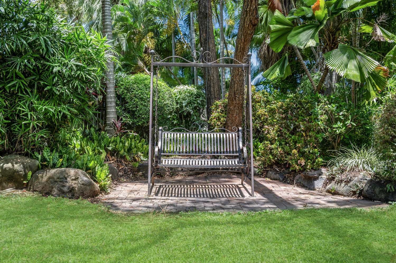 City Oasis Inn Townsville SureStay Collection by BW 34/39