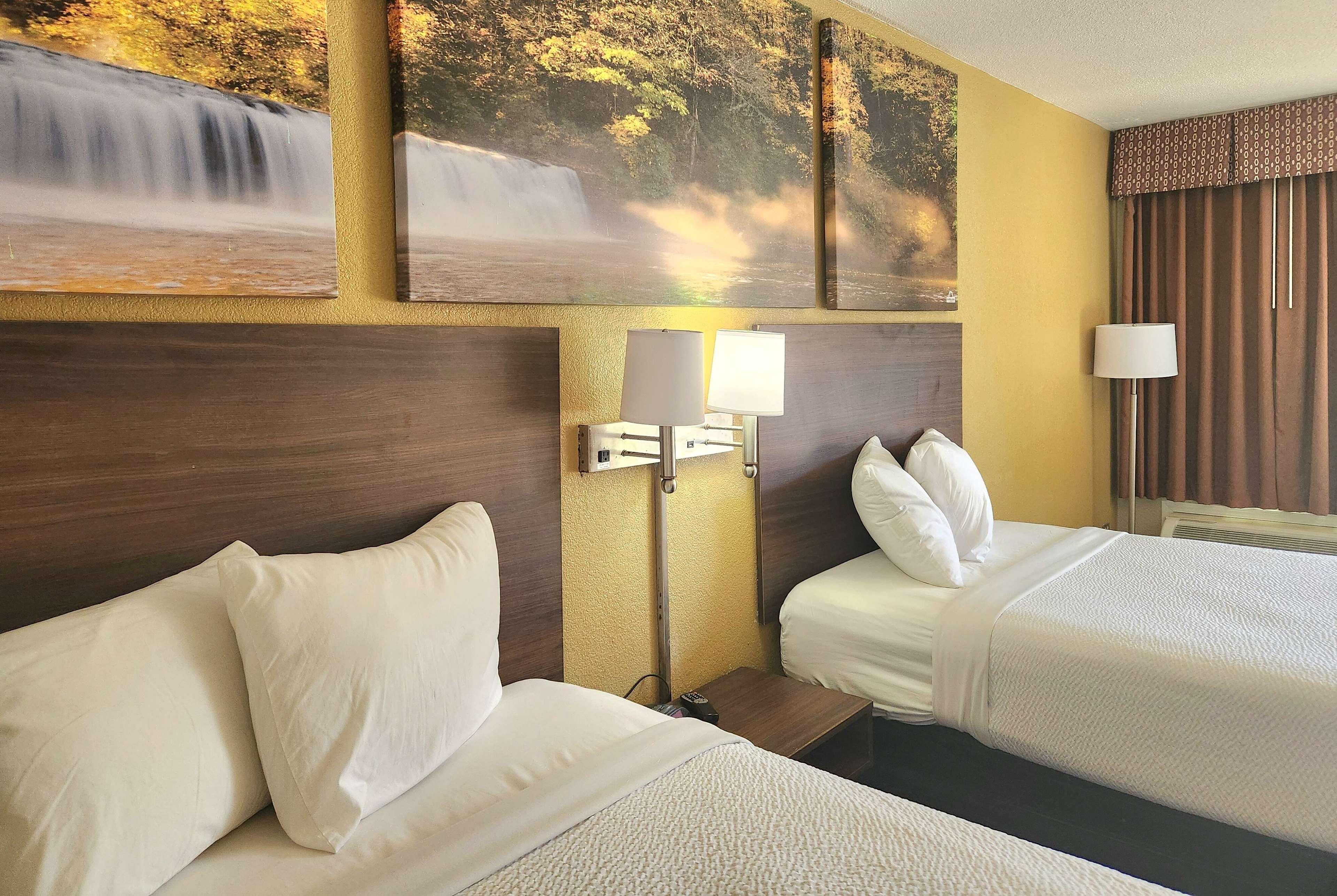 غرفة بسريرين مزدوجين للمدخنين، Days Inn by Wyndham Leesville 2/4