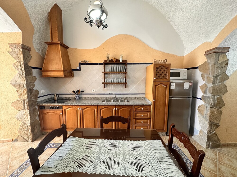 Cuevas La Granja 1/50