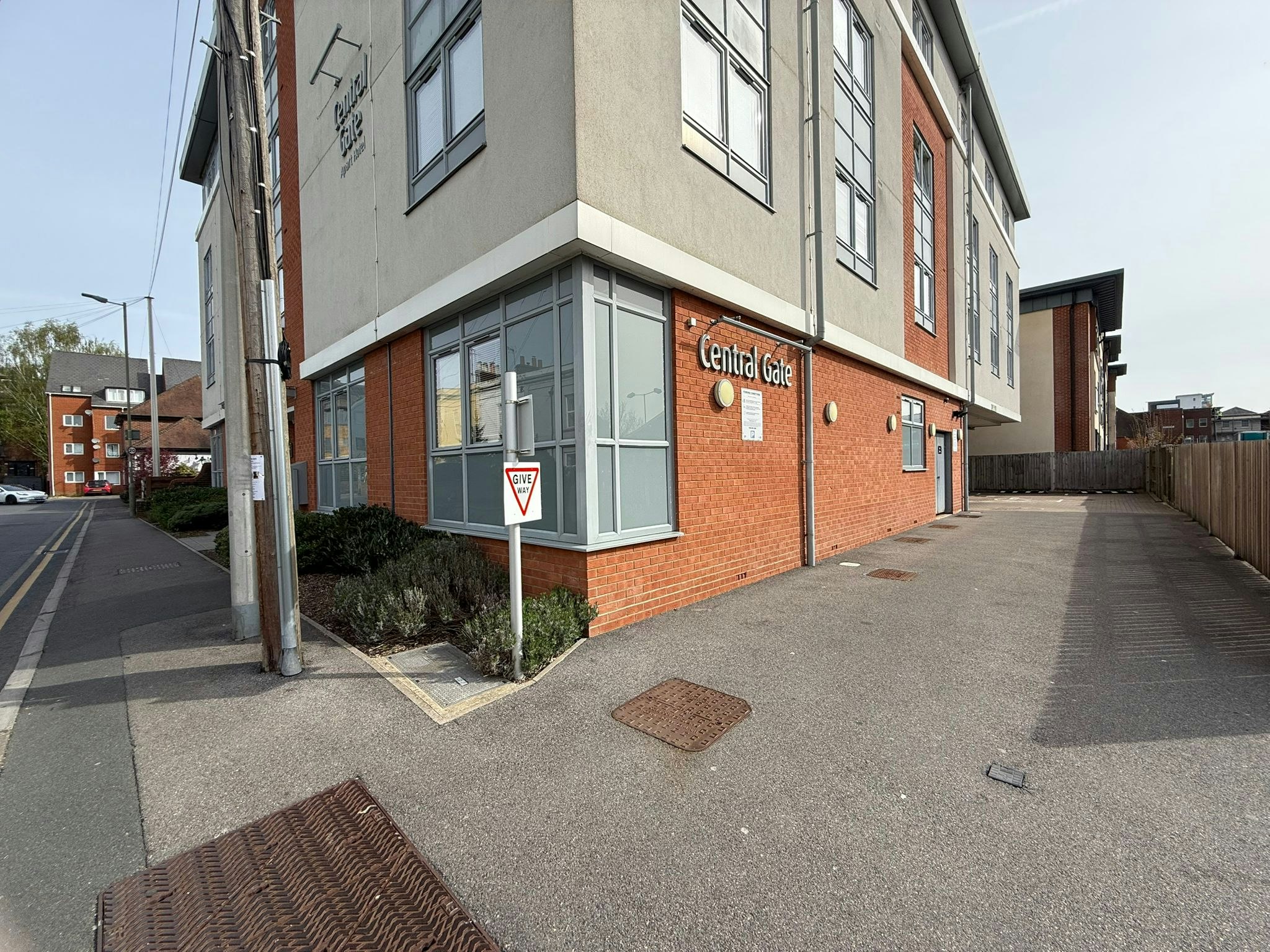 House of Fisher, Central Gate 15/18