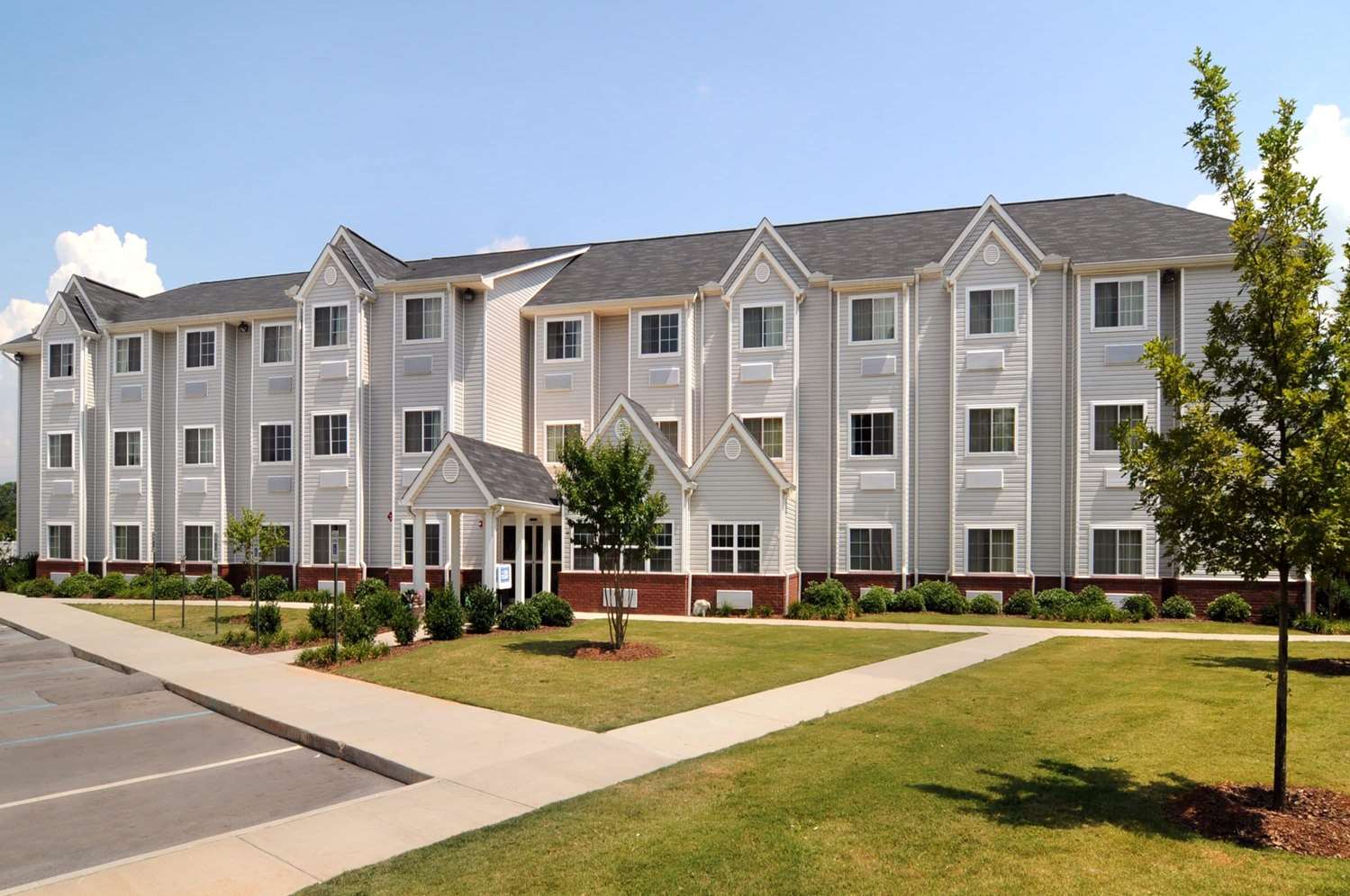 Microtel Inn & Suites Huntsville 9/10