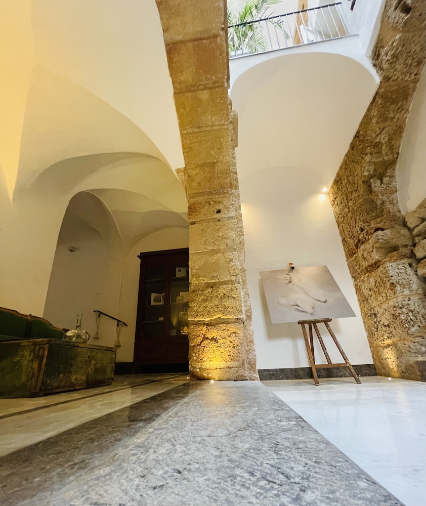 Palazzo Del Poeta 22/50