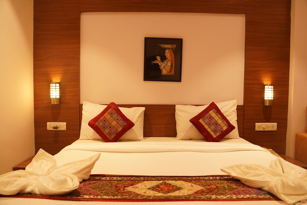 HOTEL GORBANDH 26/48