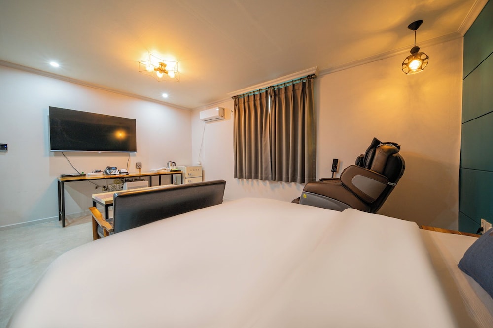 Ost Hotel 27/66