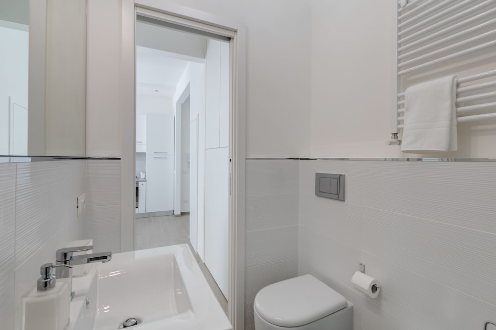 Trastevere White Apartment 17/17