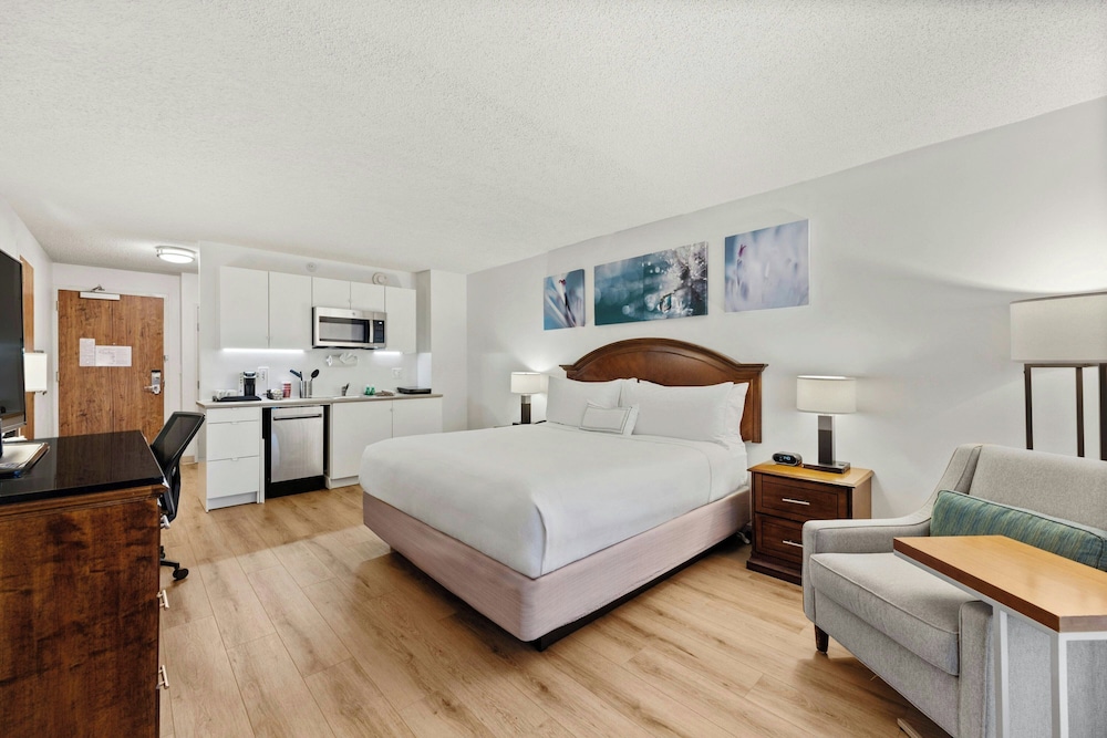 Room at Delta Hotels by Marriott Racine, MOUNT PLEASANT - WI