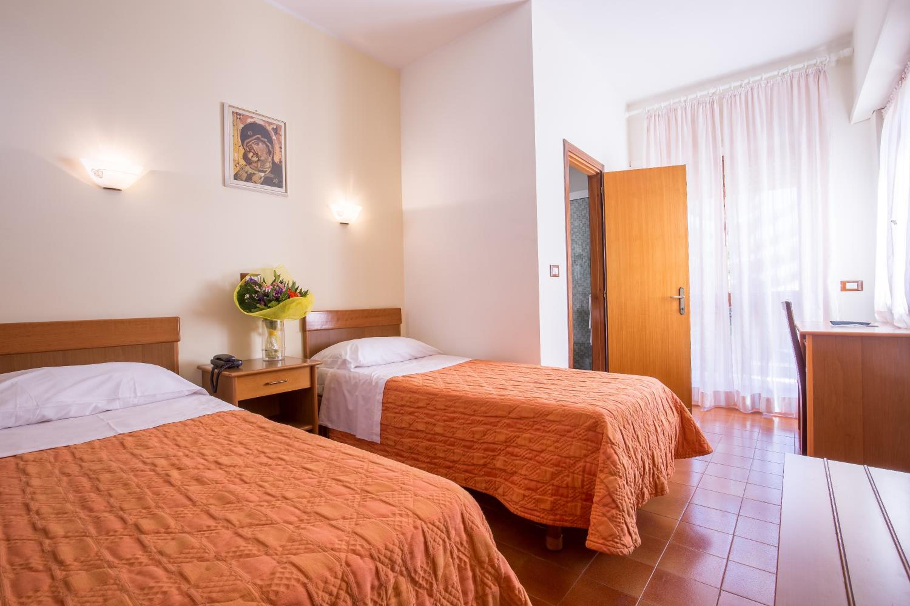 Family, Triple, 3 Beds