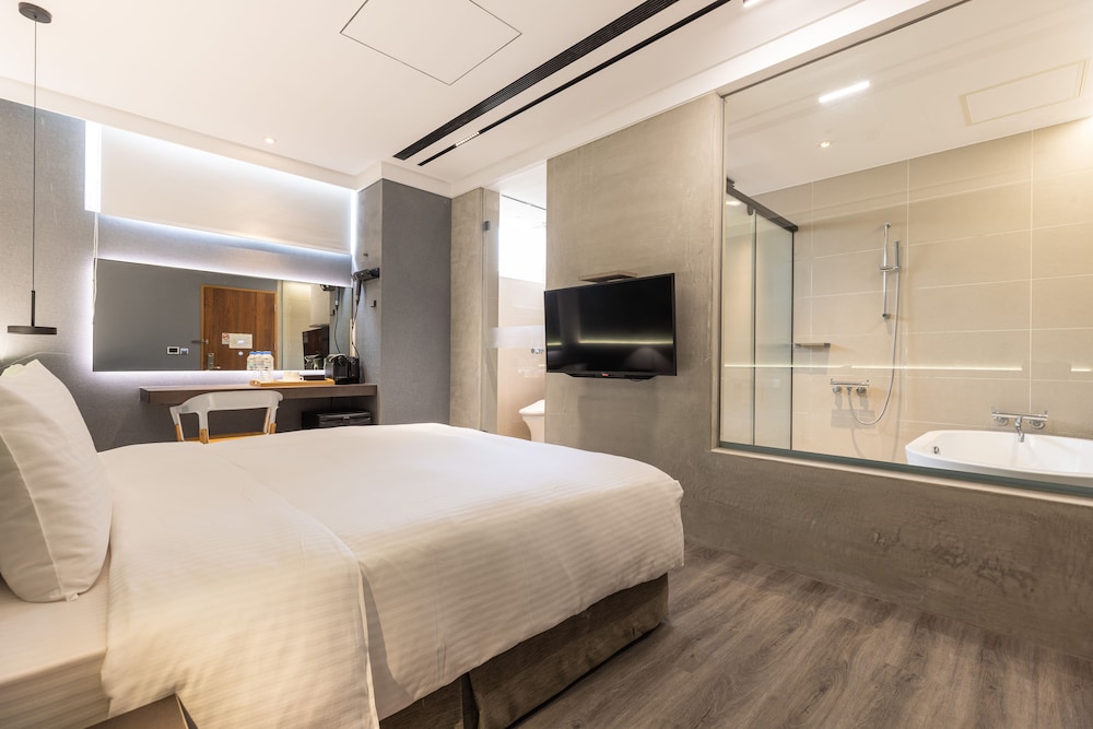 غرفة سوبيريور بسرير كوين، Green Hotel 4/6