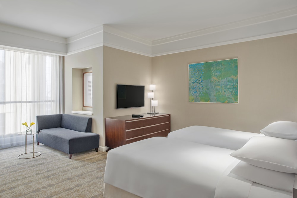 REGENCY, EXECUTIVE, SUITE