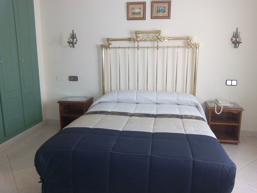 HOSTAL SIETE PICOS 12/46