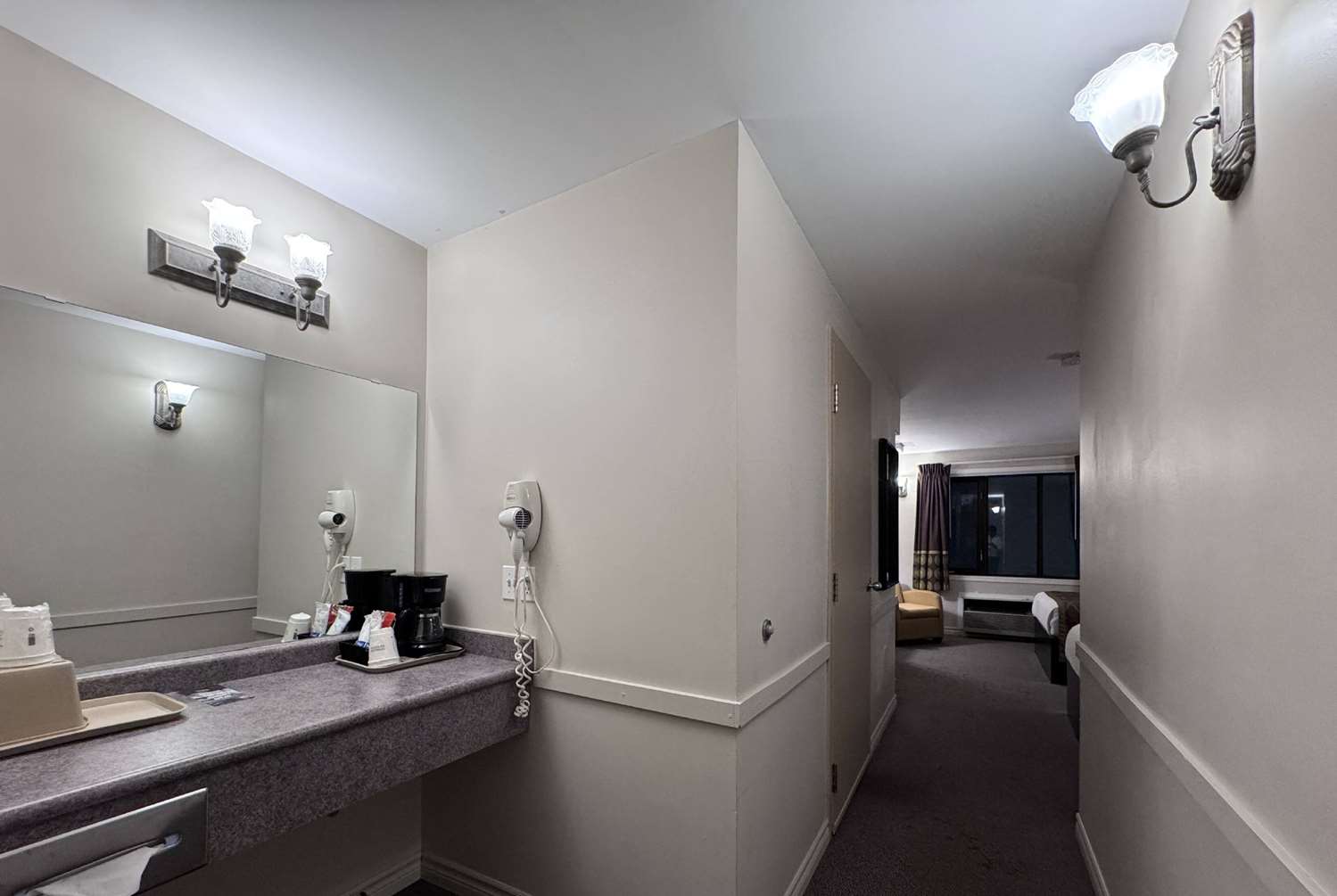 Super 8 By Wyndham Guelph 20/21