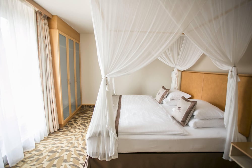 Lotus Therme Hotel And Spa Formerly Rogner Hotel Spa Lotus Therme 39/84