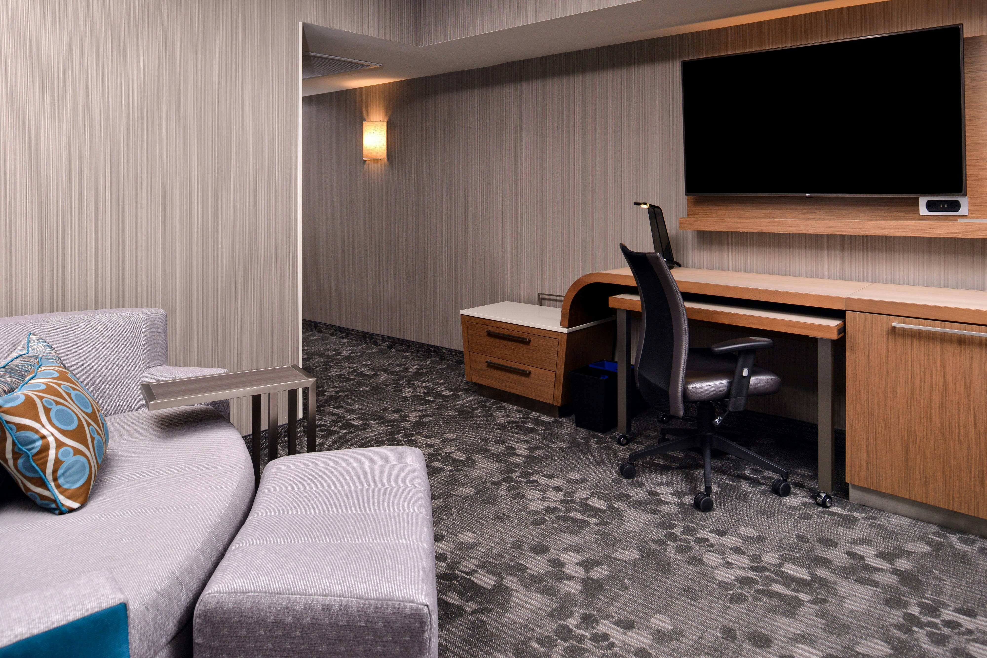 Courtyard by Marriott Edina Bloomington 6/23