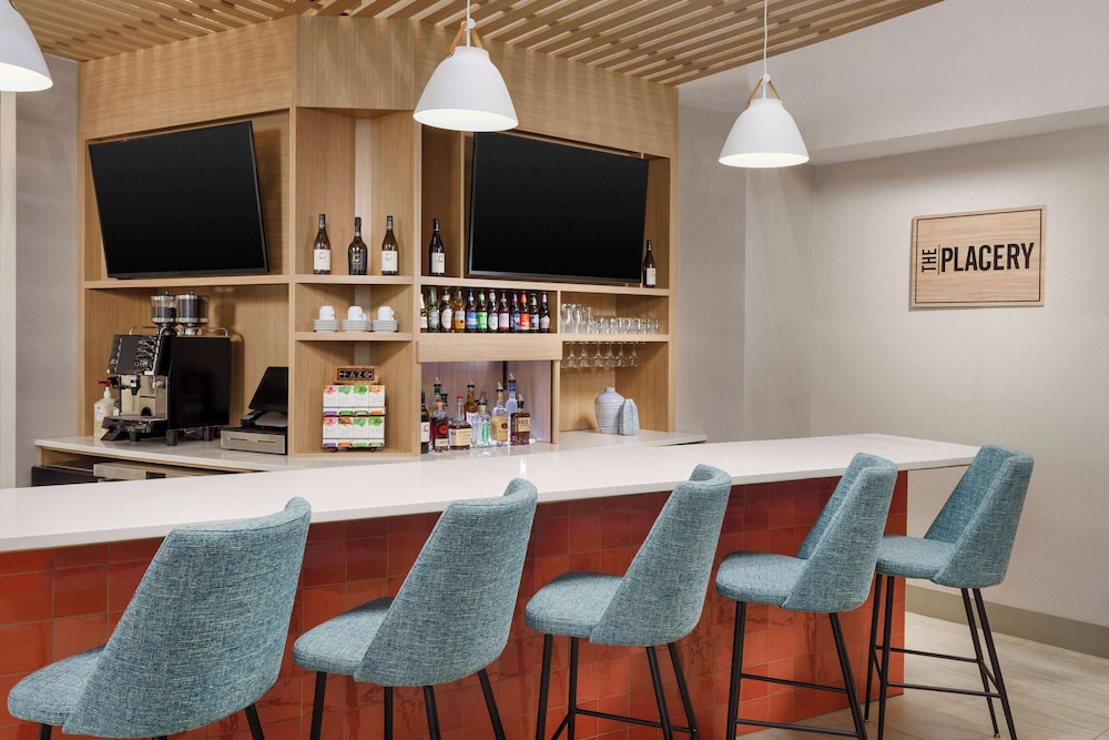 Hyatt Place Across from Universal Orlando Resort 42/60
