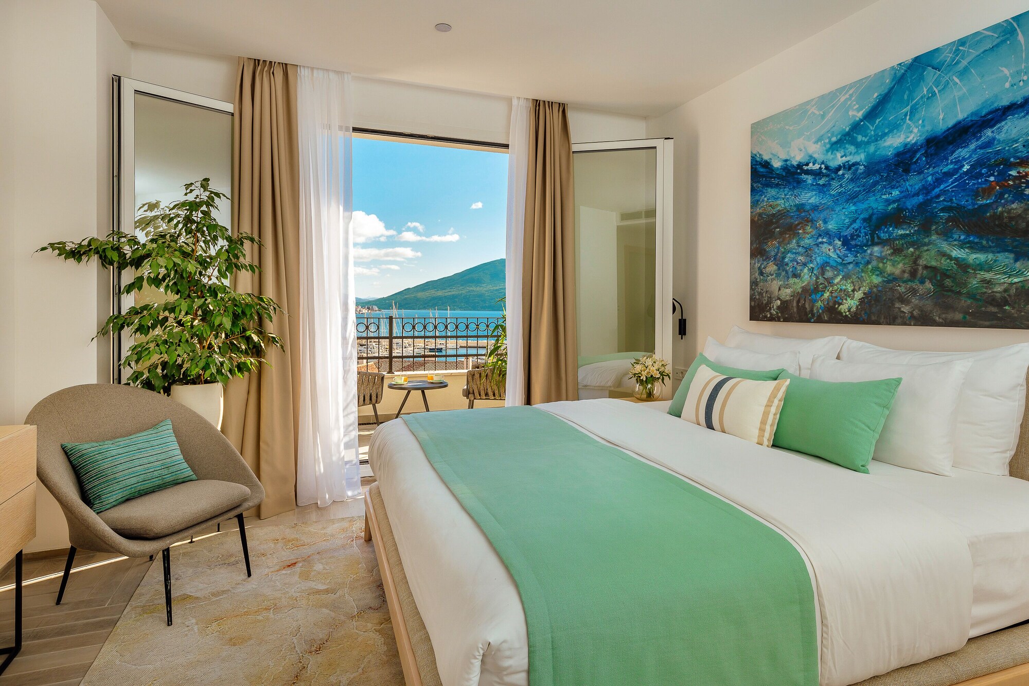 Studio, King Bed, Sea View, Balcony, Contemporary Building