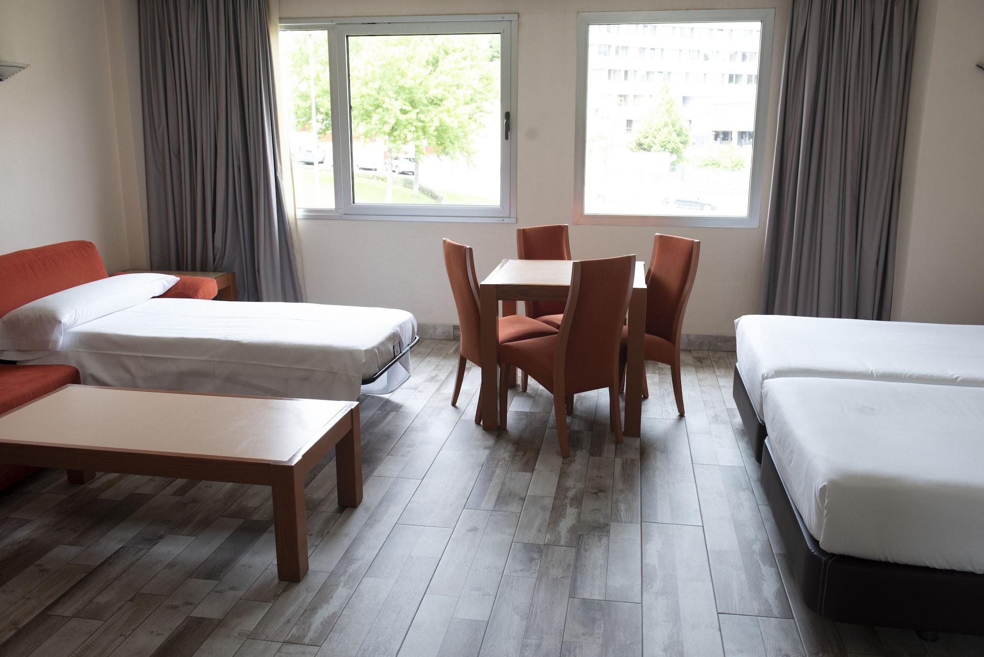 Room, Triple