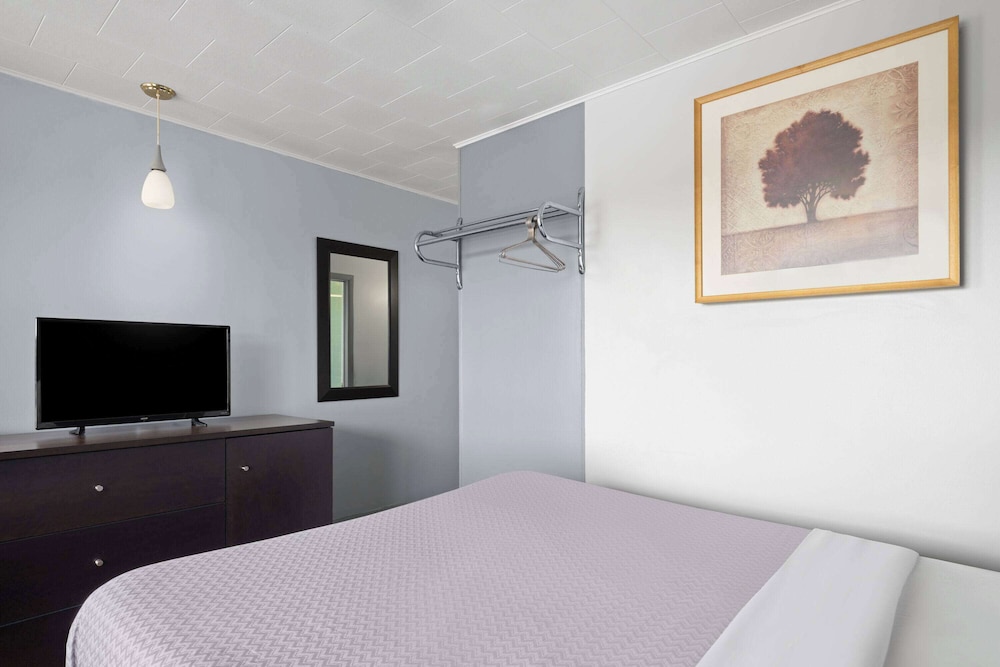 Travelodge by Wyndham Grand Falls 20/32